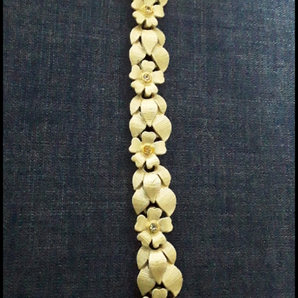 Flower Bracelet - Picture 7 of 7